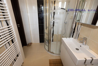 Predaj rekonštr. 5izb RD 240m2, parková úprava, pozemok 198m - 13