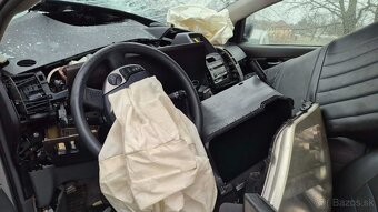 Toyota Prius 1,5i 57kw - 13