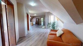 6 izbový rodinný dom s jedinečnou architektúrou,pozemok 1061 - 13