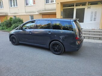 Mitsubishi grandis - 13