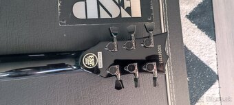 Predám elektrickú gitaru ESP Standard Viper Black 2009 - 13