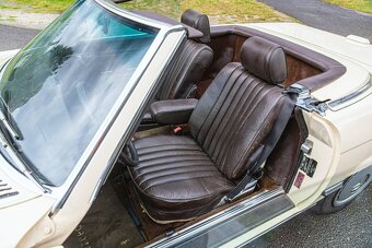 Mercedes-Benz SL 380 R107 - 13