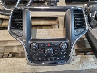 Diely interiéru Jeep Grand Cherokee WK2 2017 Summit - 13