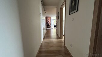 Štýlový 3-izbový byt s terasou, vírivkou a parkovaním - 13