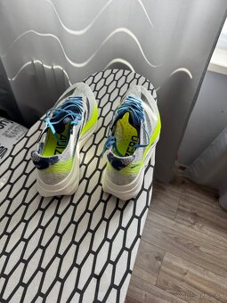bežecké tenisky alphafly 3 a Adidas adizero Prime X 2 Strung - 13