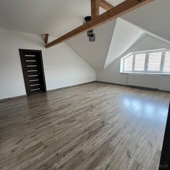 RD s dvoma bytovými jednotkami v Tešedíkove na prenájom - 13