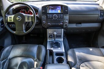 Nissan Navara DoubleCab 3.0 V6 dCi Platinum A/T Long Košice - 13
