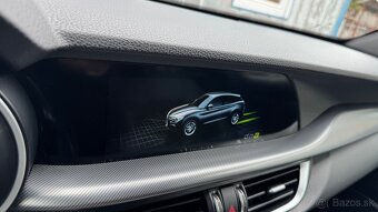 Alfa Romeo Stelvio 2.2 JTD 190k Sprint Q4 - 13
