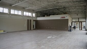 NA PRENÁJOM OBCHODNÉ PRIESTORY V CENTRE PRIEVIDZE - 13