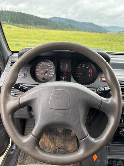 Predám Mitsubishi pajero 2,5 TD 85 KW - 13
