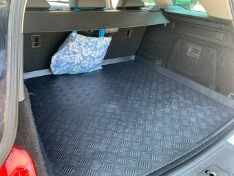 Opel Insignia 125KW/170 koni / automat / bixenon/serv.kniha - 13