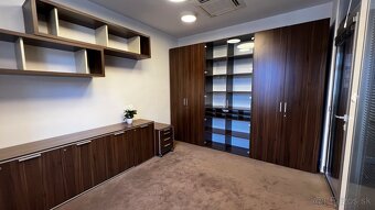 Prenájom kancelárií v historickej budove v centre Bratislavy - 13