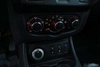 Dacia Duster 1.5 dCi 4x4,Ťažné, Klíma, STK/EK 2/2027, Folie - 13