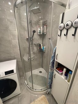 Zrekonštruovaný, zariadený byt 70 m² s garážou a záhradkou - 13