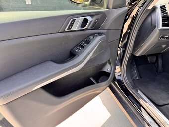 BMW X5 45e xDrive - 360 kamery - vzduch - 13