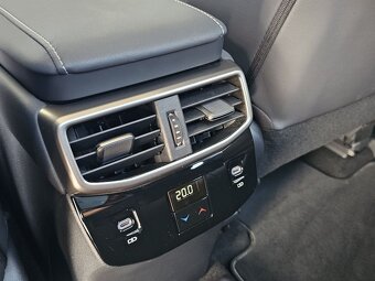 Lexus RX 450h+ Plug-in Hybrid 227 kW (309 PS) - 13