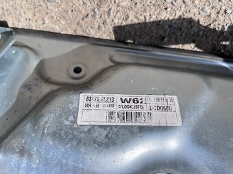 Hyundai i30 Combi 07-12 zadné pravé svetlo, mechanizmus okna - 13