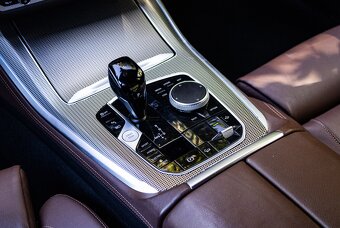 BMW X5 xDrive45e 290kW / TOP STAV / HarmanKardon / FULL LED - 13