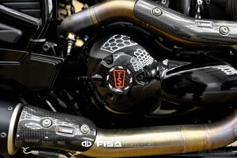 HARLEY DAVIDSON V ROD - 13