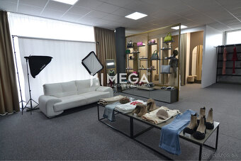 ODSTÚPENIE prevádzky - štýlový obchod s oblečením - mesto Hu - 13