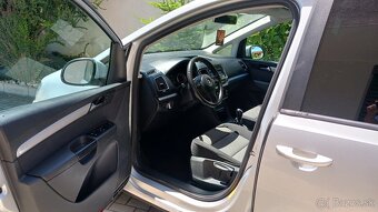 Predám Volkswagen Sharan - 2.0 TDi 125 kW DSG prevodovka - 13