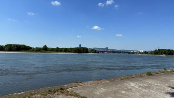 Štýlový houseboat 427 m² v drevenom švajčiarskom dizajne - 13