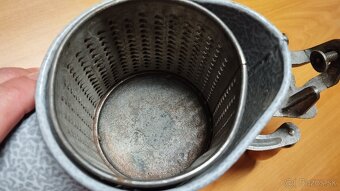 Velmi starý krásný velký mlýnek na strouhanku IDA se smaltem - 13