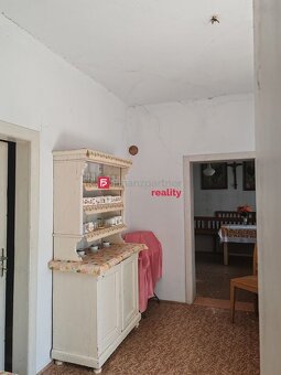 NOVINKA Historický rodinný dom na polosamote,pozemok 3930 m - 13