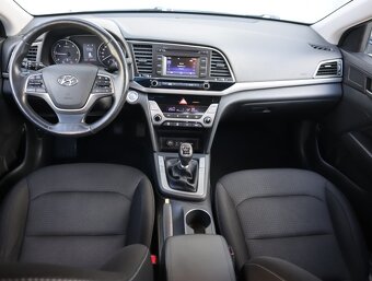 Hyundai Elantra 1.6 CRDi 2017, TOP stav, garážovaná - 13