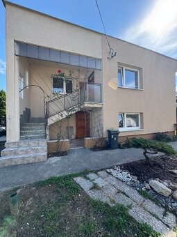 PREDAJ - dvojgeneračný rodinný dom SEREĎ - 13