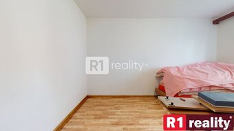 Rodinný dom s veľkým pozemkom 1779 m2 / Vaďovce pri Starej T - 13