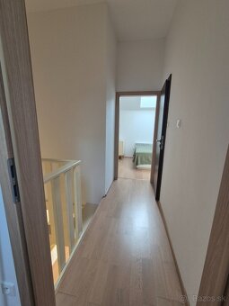 Na predaj moderný mezonetový byt s predzáhradkou a parkovaní - 13