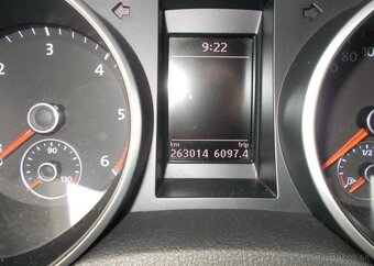 Volkswagen Golf 1,6TDI 77KW nafta manuál 77 kw - 13