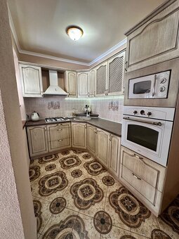 Rodinny dom s pozemkou v Okoci - 13