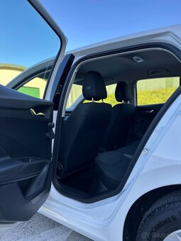Škoda Fábia 1.0 MPI 2024 - 13