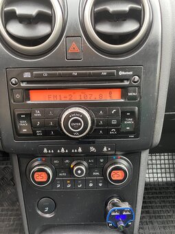 Nissan Qashqai 2,0benzin 4x4 - 13