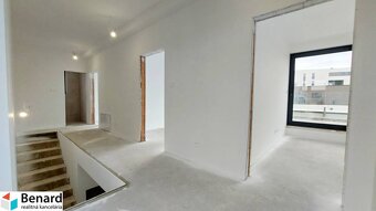MODERNÝ 5 IZB.RODINNÝ DOM, CENTRUM POPRADU, s POZEMKOM 546 m - 13