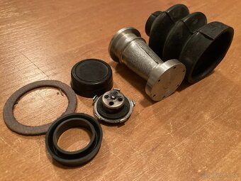 Uaz 469 Gaz, Volga predám diely na brzdy - 13