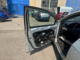 Volkswagen Passat B6 2010 TSI automatická převodovka - 13
