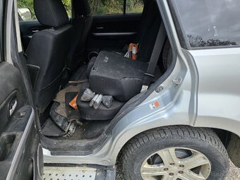 Suzuki Grand Vitara 1.9 ddis - 13