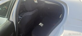 Peugeot 208 Pure Tech - 13