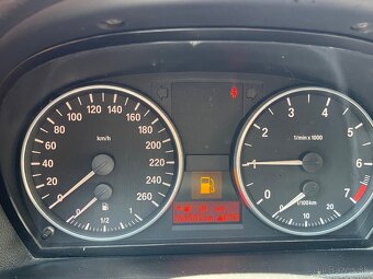 BMW E90 318i - 13