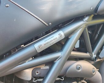DUCATI DIAVEL DIESEL EDITION 666-ZBERATELSKY KUSOK - 13