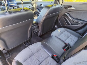 Mercedes-Benz GLA 180d - 13