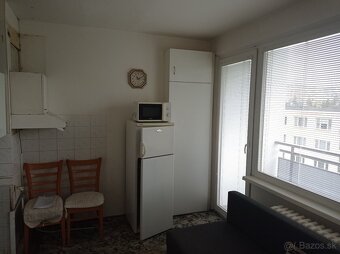 1-izbový byt s dvoma loggiami v centre mesta Brezna - 13