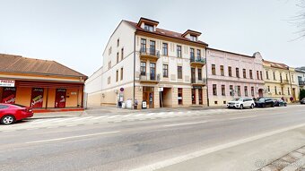 Na prenájom obchodný priestor s parkovaním v centre Trenčína - 13