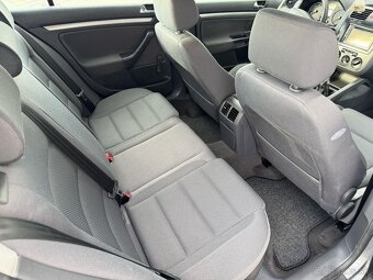 Volkswagen Golf V 1.9TDI - 13