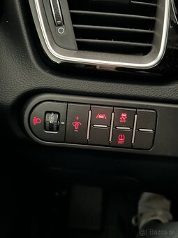 KIA Ceed SW 1,5 T-GDi 6M GOLD GOLD+ LED MY25 - 13