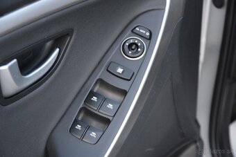 Hyundai i30 CW 1.60 SR voz, 1. maj, Serv. história, TOP výba - 13