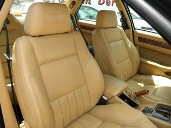 Predám krásne biele Maserati Quattroporte V6 2.8 Biturbo, ro - 13
